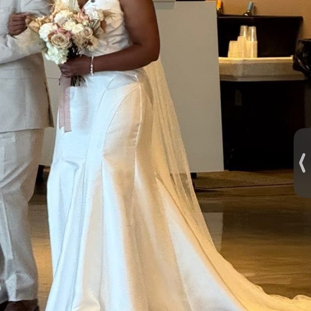 Elegant White Wedding Dress